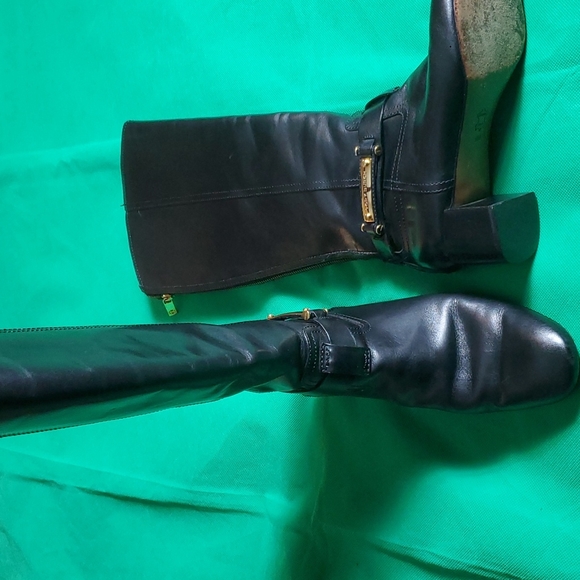 Tory Burch Leather Boots 👢 😍!! - Picture 3 of 12